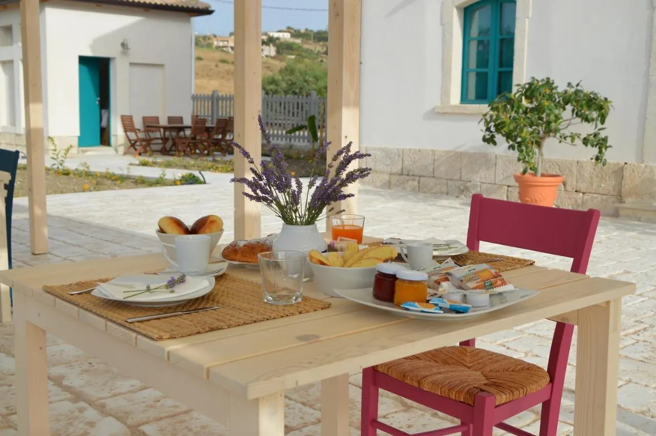 Bed & Breakfast B&B Fermata 106 Da Carolina Siculiana Marina Italy