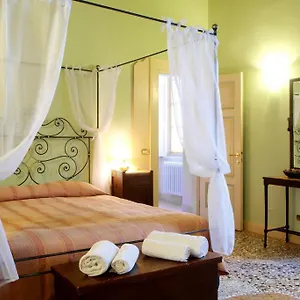 ** Bed & Breakfast Alba Citta Alta Italia
