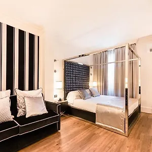**** Aparthotel House Italia